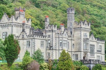 Obraz premium Abbaye de Kylemore dans le parc national du Connemara en Irlande