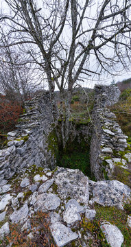 "La Lobera de Barr&oacute;n," a wolf trap in the Sierra de Arkamo in Valdegovia, Alava, Basque Country, Spain, Europe