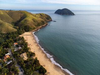 Naklejka premium The incredible tropical beach amidst the green mountains