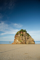 島根県出雲市の観光名所の一つ青空が広がる夏の稲佐の浜