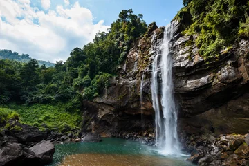 Fleecedeken met foto Bos rivier Aberdeen Falls is a picturesque 98m high waterfall on the Kehelgamu River near Ginigathena, in the Nuwara Eliya District of Sri Lanka.  © Travel Sri Lanka