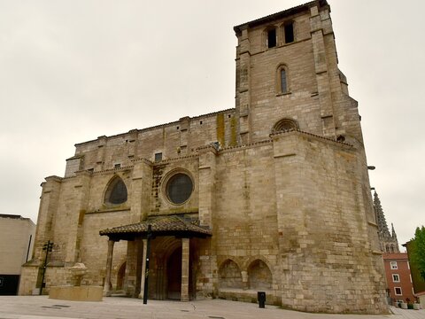 l&rsquo;&eacute;glise Saint-Etienne abritant le Mus&eacute;e des Retables &agrave; Burgos