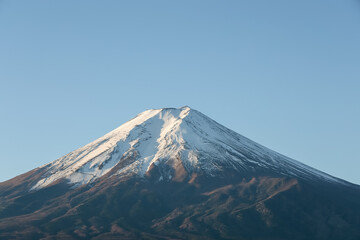 Fototapeta premium View of landscape fuji mountain in winter at Lake Kawaguchi