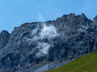 cr&ecirc;te des hippocampes en haute savoie avec falaises abruptes et alpages