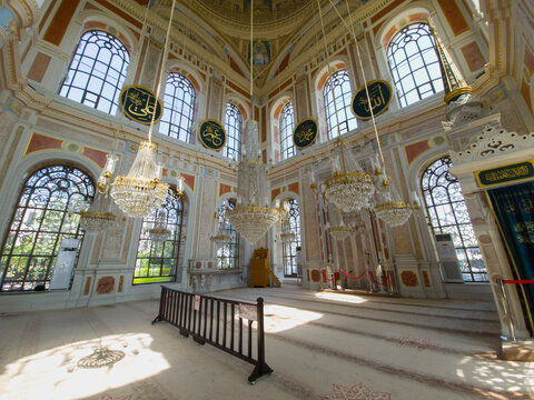 Naklejki "Istanbul, Turkey, 02.08.2025: A photograph taken from inside and from the dome of the historic Ortakoy Mosque in Istanbul. Latest. Newest."