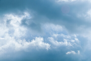 夏の印象的な雲のアップ03