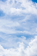夏の空　雲が多い日　青空と雲17