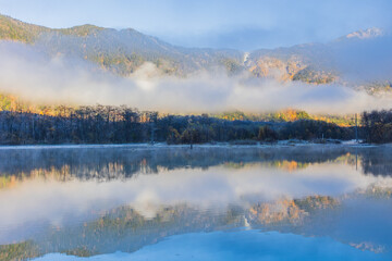 Fototapeta premium 日本の風景 長野 晩秋の上高地 大正池