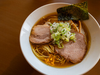 魚介醤油ラーメン　日本の料理