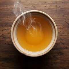 温かい飲み物、木のテーブルの上