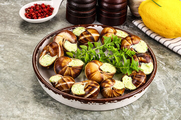 Fresnch escargort with basil butter