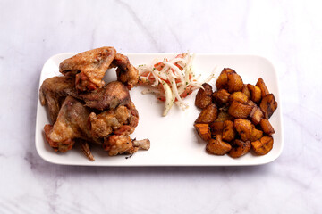 Ailes de poulet plat traditionnel africain