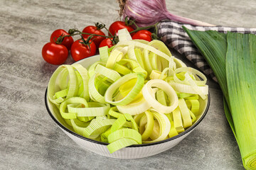 Fresh ripe green leek slices