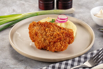 Chicken schnitzel with mashed potatoes