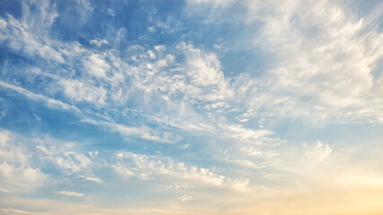 Obraz premium blue sky with clouds wallpaper 