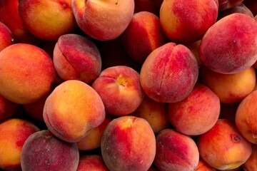 Fresh peaches on the market display