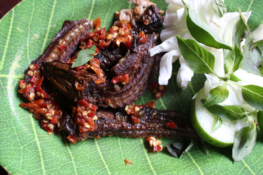 pecak belut