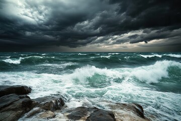 Obraz premium Massive ocean wave under dramatic storm sky 