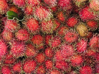 rambutan fruit pattern on a market