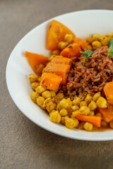 Mihnea Ratte www.instagram.com/mihnearatte/