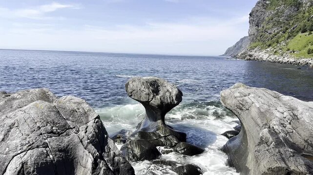 Kannesteinen stone polished by water 