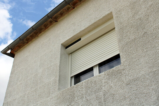 Volet roulant solaire automatique de fen&ecirc;tre