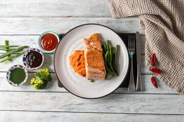 Flavorful Salmon With Colorful Veggies