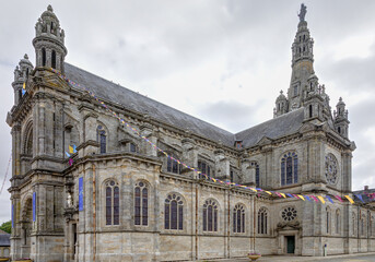 Fototapeta premium Sanctuaire de Sainte-Anne-d'Auray à Sainte-Anne d'Auray dans le département du Finistère - Bretagne