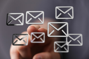 Efficiently handle your inbox.  Streamline email management with ease.