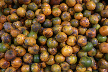 local oranges on market