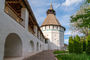 Obraz premium Krasnye Vorota (Red gate) Tower on the territory of the Astrakhan Kremlin Historical and Architectural complex on a sunny spring day, Astrakhan, Russia