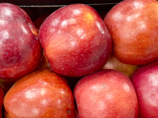 red apples at the market