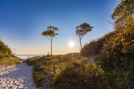 Zum Sonnenuntergang am Dar&szlig;er Weststrand.