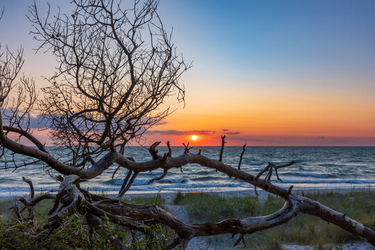 Zum Sonnenuntergang am Dar&szlig;er Weststrand.
