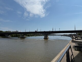Ponte sobre o rio Vístula em Varsóvia na Polonia.
