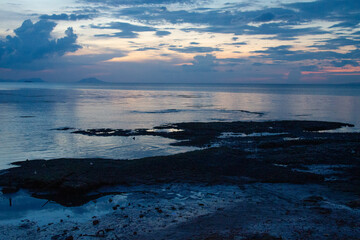 Obraz premium sunset over the sea in Kep