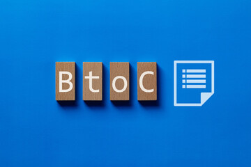 There is wood block with the word BtoC. It is as an eye-catching image.