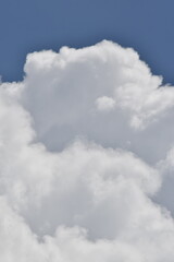 真夏の空の雲