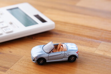 電卓と自動車

