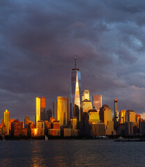 New York City skyline on sunset. Cityscape of Manhattan in USA.