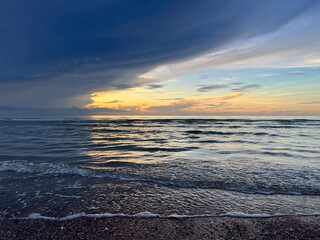 Obraz premium sunset on the beach