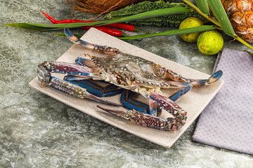 Raw blue crab for cooking