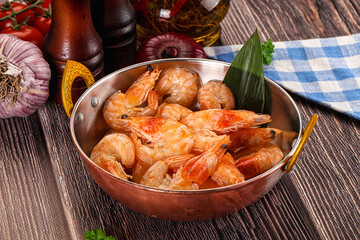 Steamed red prawn with spices