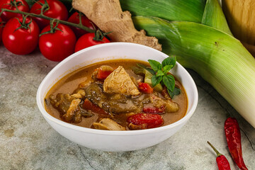 Thai curry with chicken and basil