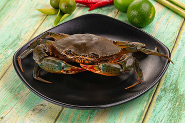 Raw wild crab for cooking