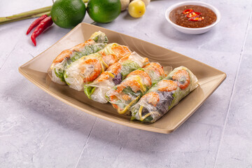 Vietnamese spring roll with prawn