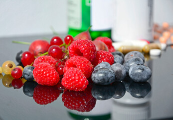 witaminy kontra witaminy, naturalne witminy a tabletki, prawdziwe witaminy z owoców, zdrowe witaminy, vitamins vs vitamins, natural vitamins vs tablets, Natural medicine vs conventional medicine  © kateej