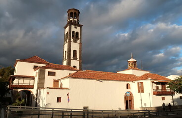 Obraz premium ville et port de Santa Cruz de Tenerife, Canaries, Espagne