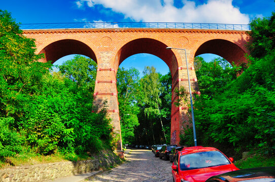 Fototapeta Łagów - wiadukt kolejowy z 1909 roku,zbudowany z cegły i granitu - wysoki na 25 metrów a długi 40 metrów.