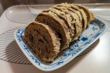シュトーレンのスライス盛り付け
